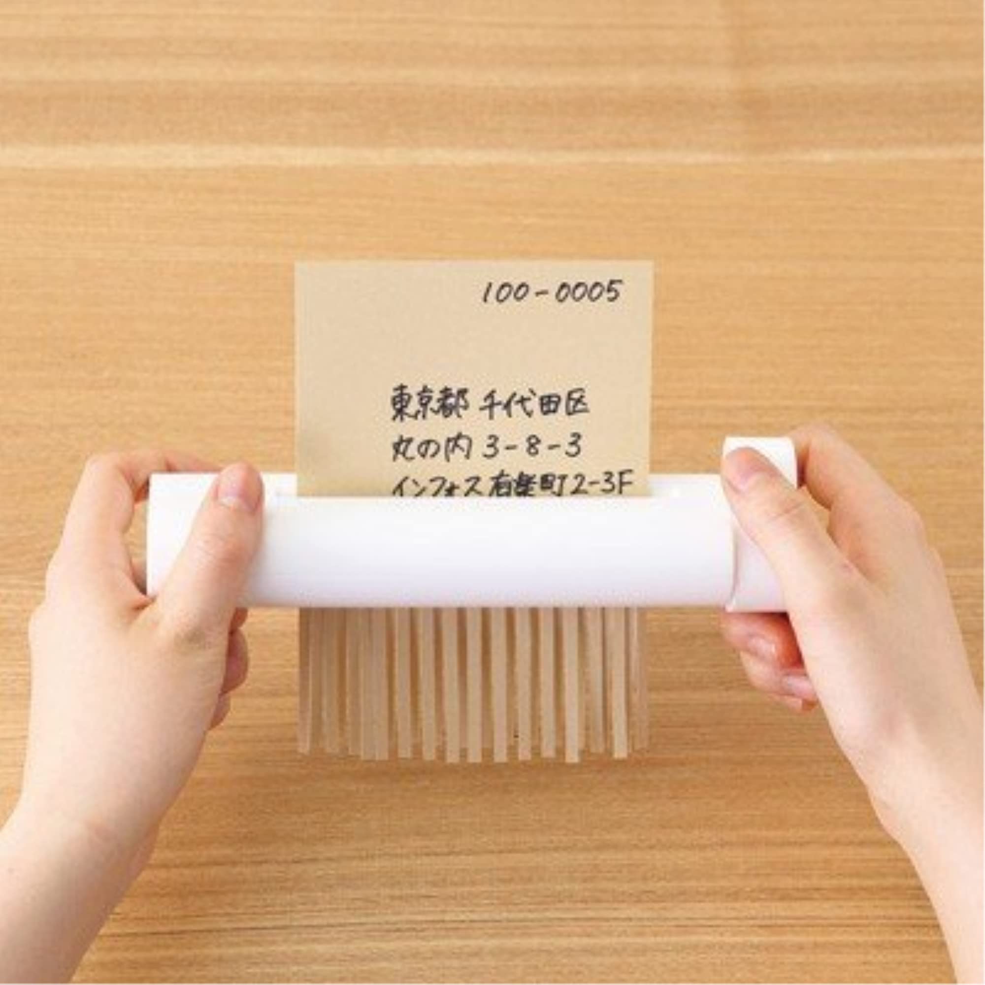 اندازه پودر کن دستی MUJI: عرض 7.2 × طول 2.0 × ارتفاع 1.2