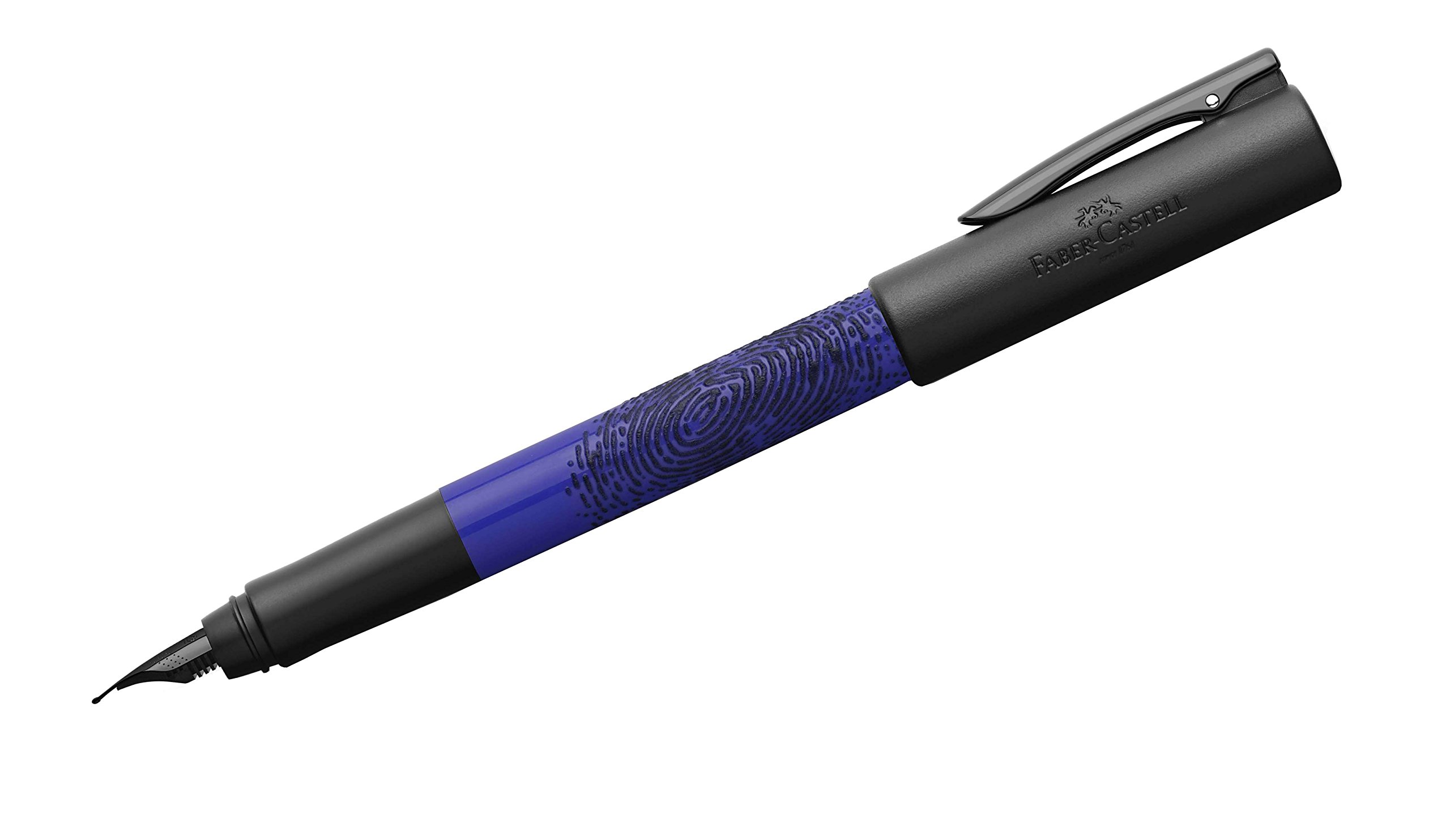 قلم خودنویس Faber-Castell Writink دارای نیب استیل نرم و صاف با متوسط ​​/ پهن (M / B) و جوهر آبی است.