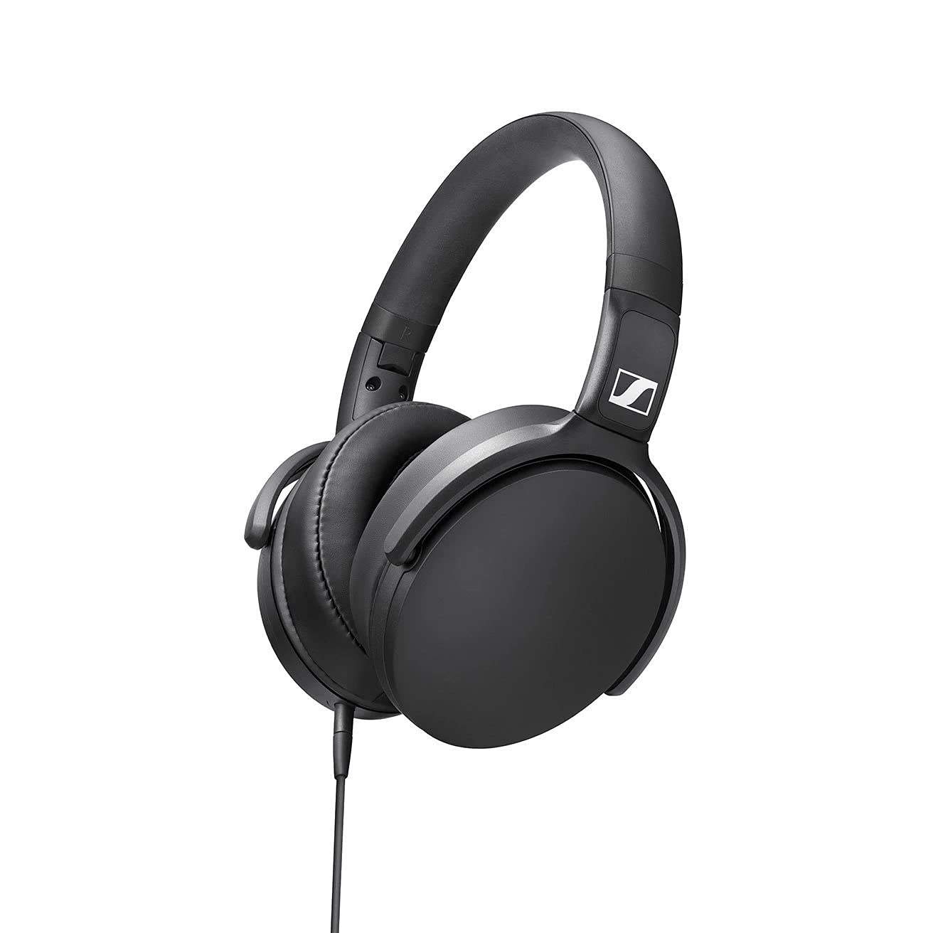 هدفون بسته‌بندی شده Sennhejsonier Consumer Audio HD 400S با گوش دادن دور یخچالی با کابل قابل جداشدن و کنترل از راه دور هوشمند یک دکمه‌ای، رنگ سیاه به ابعاد یک اندازه، هدفون بسته‌بندی شده‌ای است.
