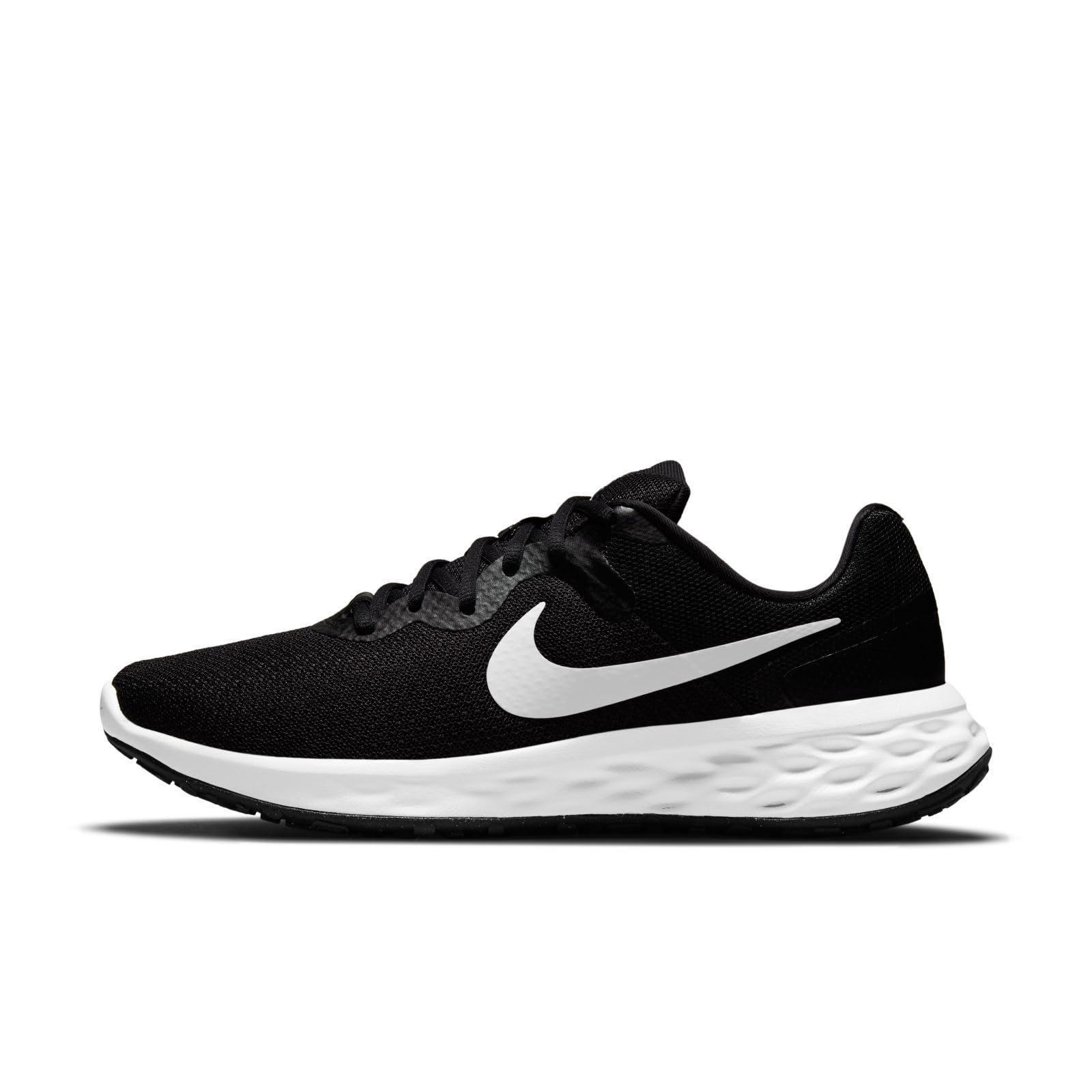 کفش مردانه Nike DC3728 Revolution 6 با شماره 41 اروپا رنگ‌های سیاه، سفید و آهنی خاکستری