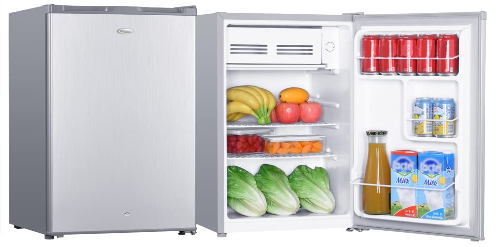 یخچال کوچک و کم حجم "Super General 90 Liters Gross Volume Compact" مدل SGR045HS، رنگ نقره‌ای، یخچال نوشیدنی با قفل کودک، قفسه، جعبه فریزر، درب قابل برعکس‌کردن، ابعاد ۴۷.۵ عرض × ۴۴.۵ عمق × ۶۹.۵ ارتفاع سانتی‌متر. مدل SGR045HS (2025) با حجم ۹۰ لیتر