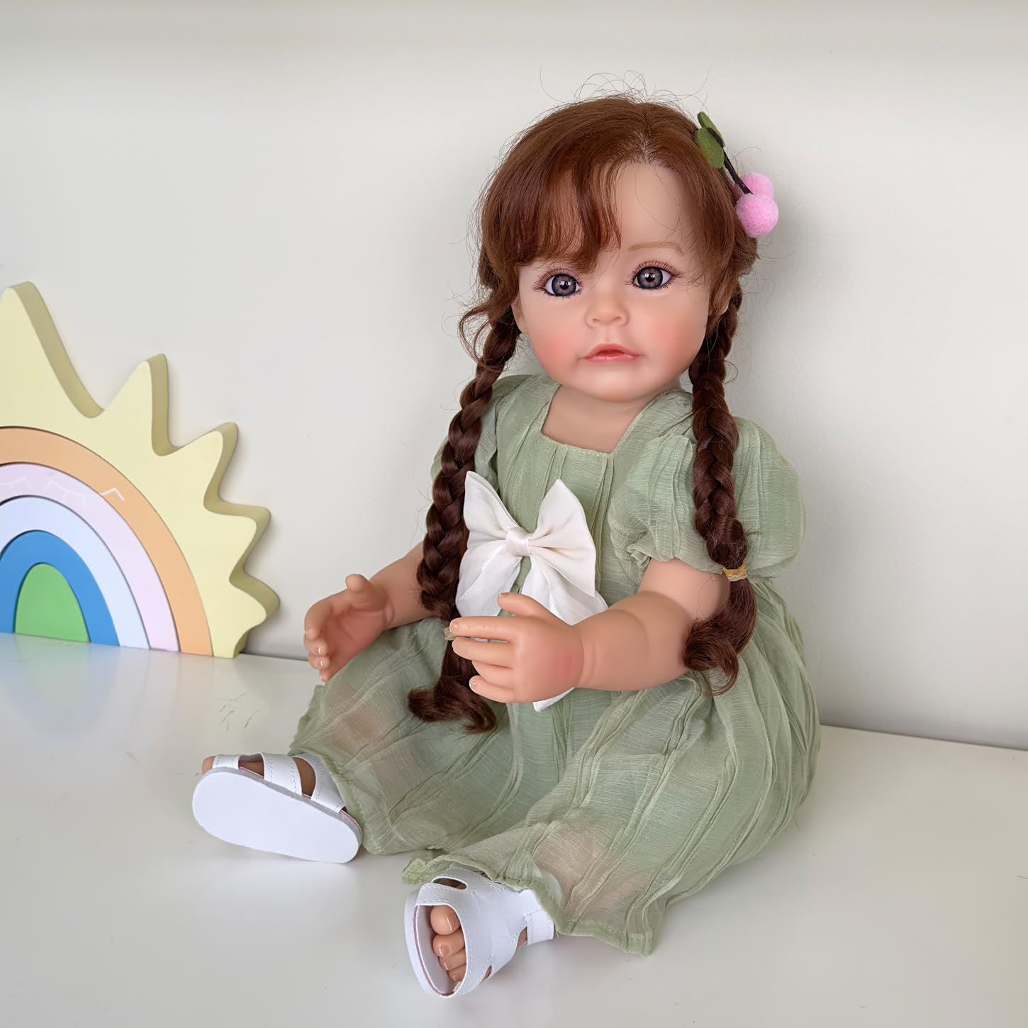 مجسمه عروسک نوزاد با طول ۲۲ اینچ مایع ریشه دار ساخته شده از سیلیکون وینیل تمام بدن مطابق با منافذ آناتومیک عروسک پسر بچه واقع‌گرای برای نوزادان ضدآب برای دختران سبک سبز