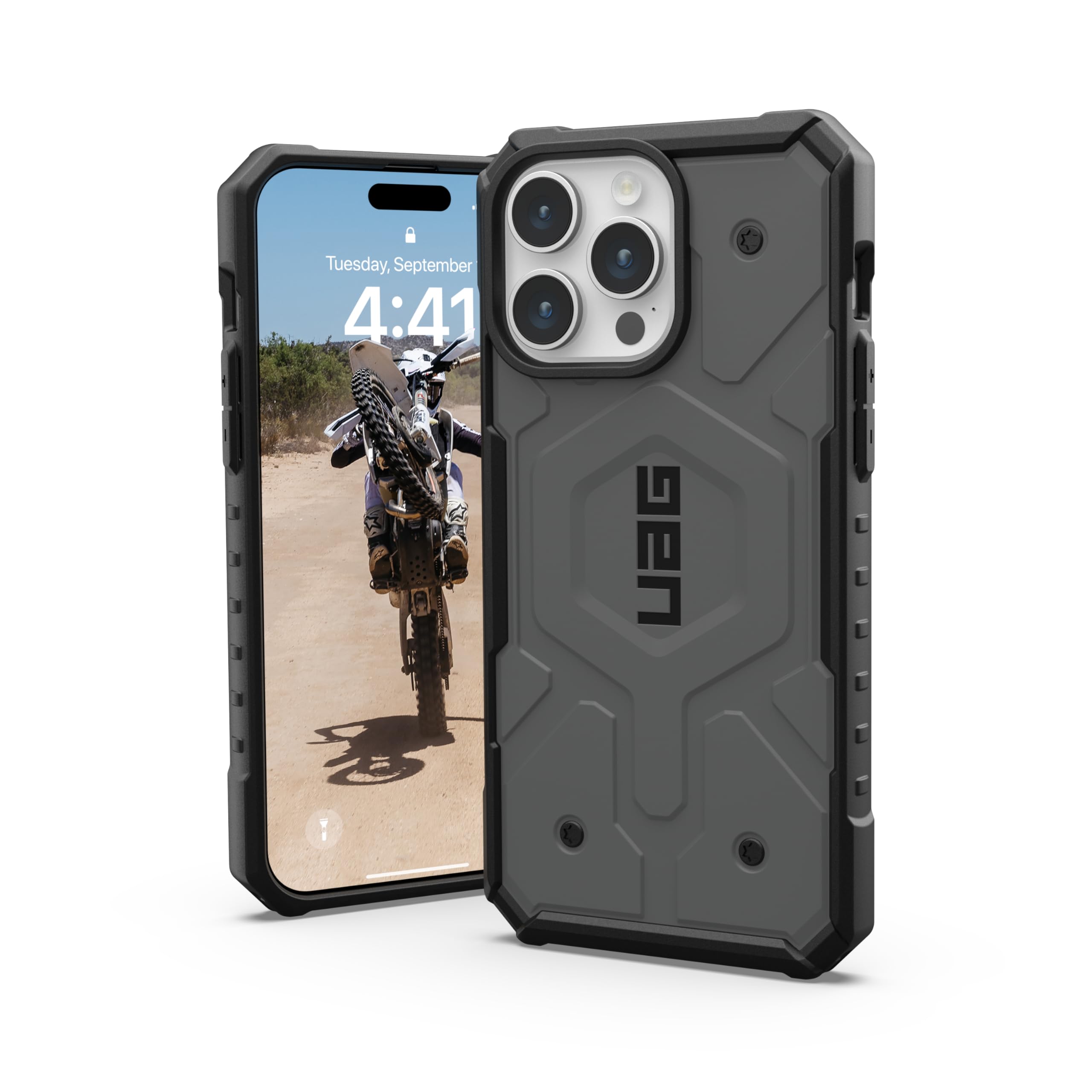 کاور محافظ Urban Armor Gear UAG Pathfinder برای آیفون ۱۵ پرو مکس با تست سقوط ۱۸ فیت و سازگار با مگ‌سیف - نقره‌ای