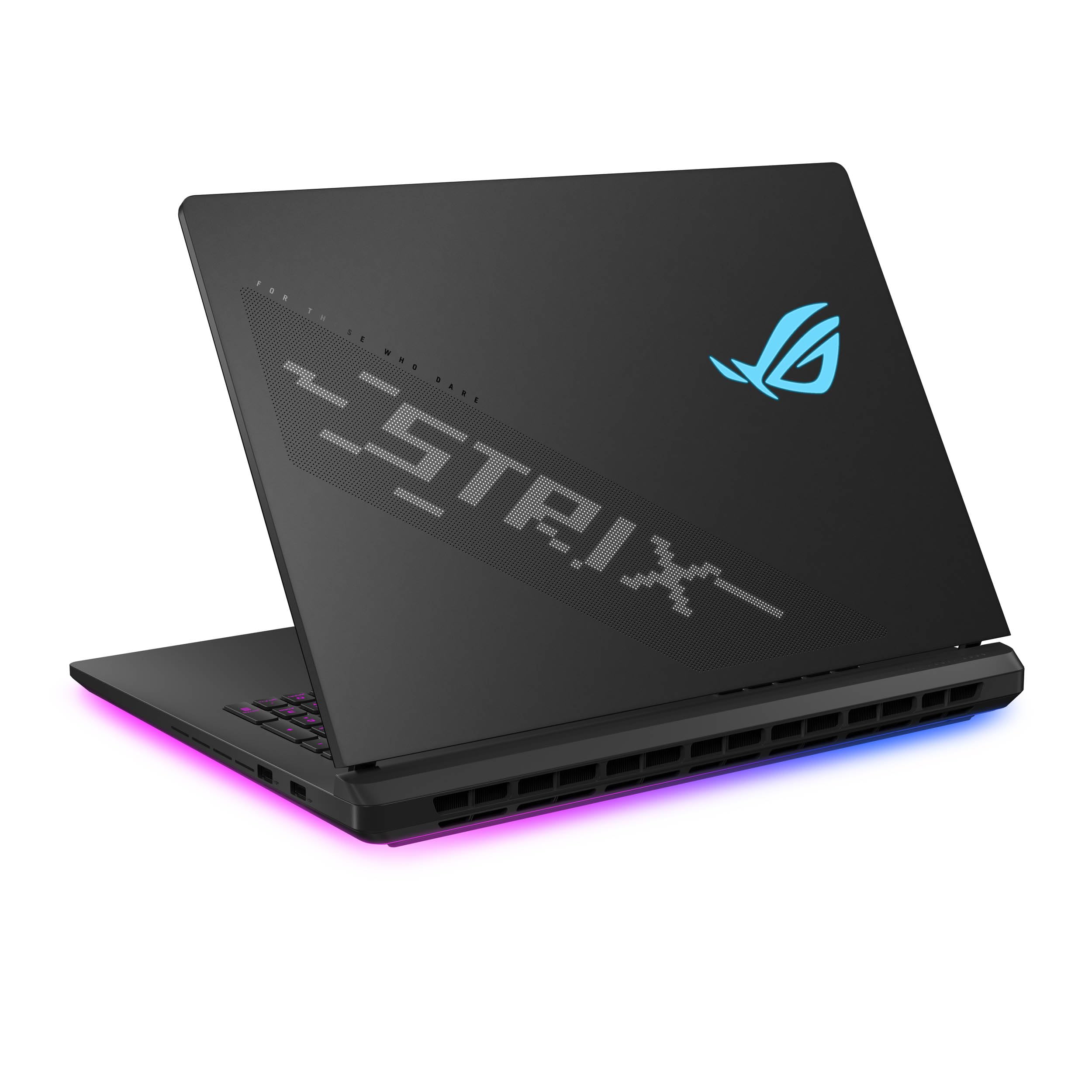 لپ تاپ بازی ASUS ROG Strix Scar 18 (2025)، با صفحه نمایش 18 اینچی ROG Nebula HDR 16:10 با رزولوشن 2.5K، فرکانس تازه‌زیاد 240Hz/3ms، کارت گرافیک NVIDIA GeForce RTX 5070 Ti، پردازنده اینتل Core Ultra 9 275HX، 32 گیگابایت حافظه DDR5، دیسک SSD PCIe 1 ترابایتی، وای-فای نسل 7، ویندوز 11 Pro، مدل G835LR-XS96