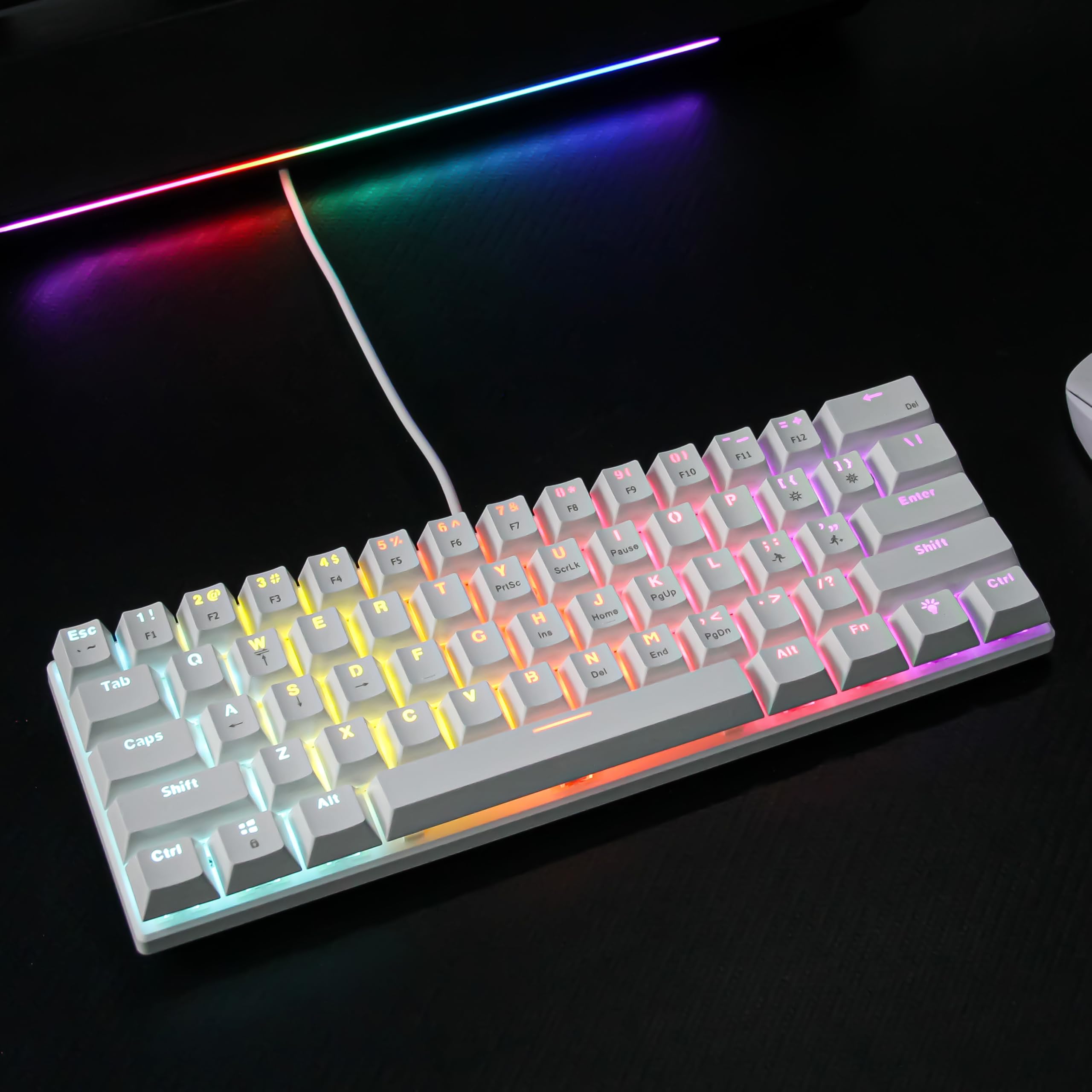 صفحه کلید بازی مکانیکی 60٪، کلیدهای دارای نور پس‌زمینه RGB، طراحی سفید و کوچک